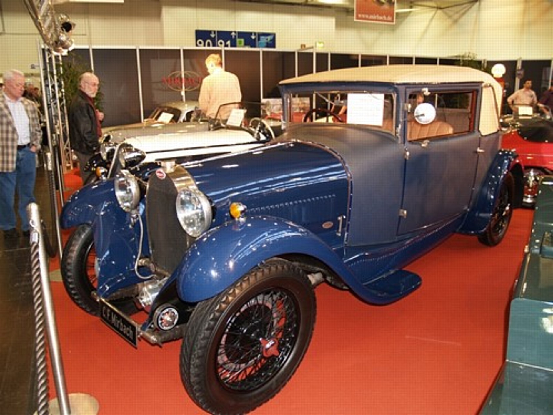 Technoclassica Essen 2009: Zabytkowe auta na salonie.