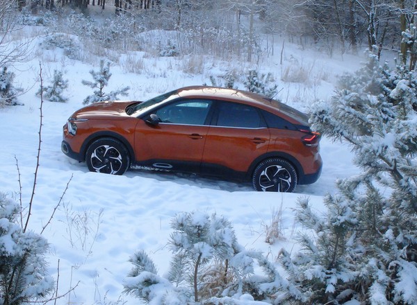 Nowy Citroen C4 - na pograniczu