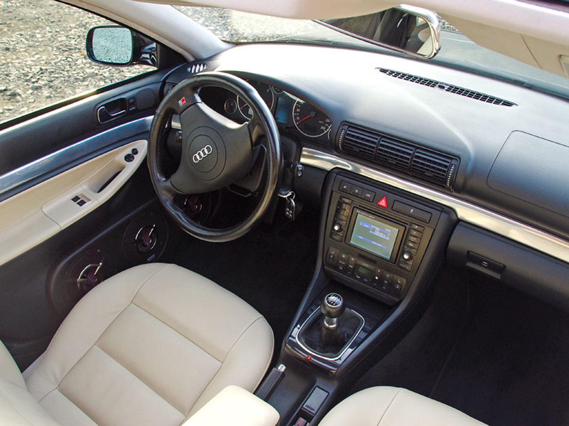 Garaż tunera: Audi A4 – dama w czerni