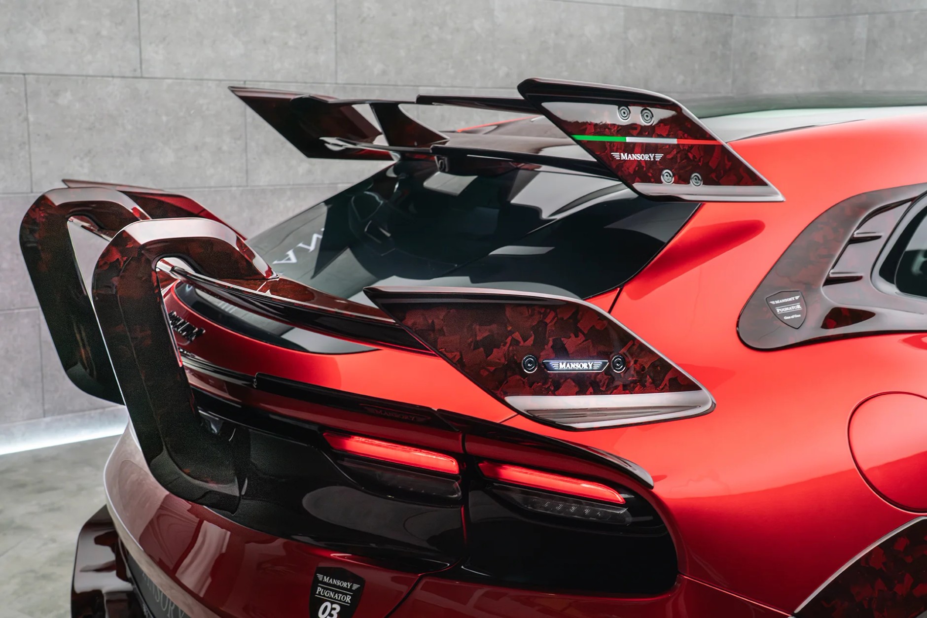 Mansory Pugnator Tricolore