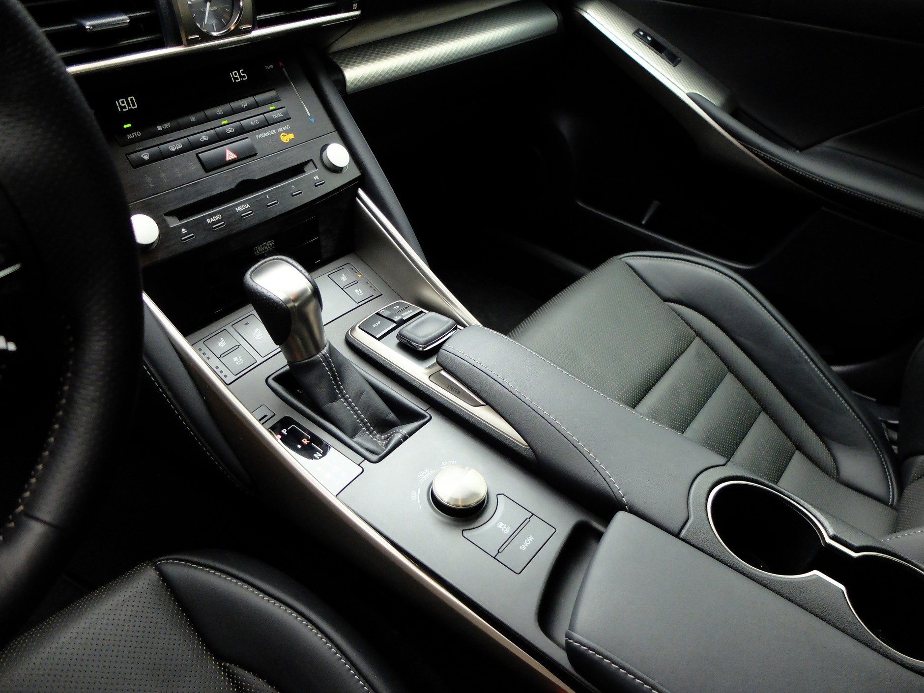 Lexus IS 200t