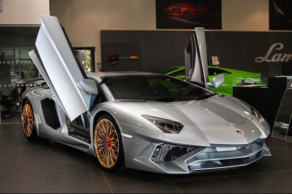 Lamborghini Aventador SV