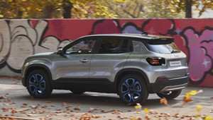 Nowy Jeep Avenger z "miękką hybrydą". A pomyśleć, że początkowo miał być tylko elektryczny