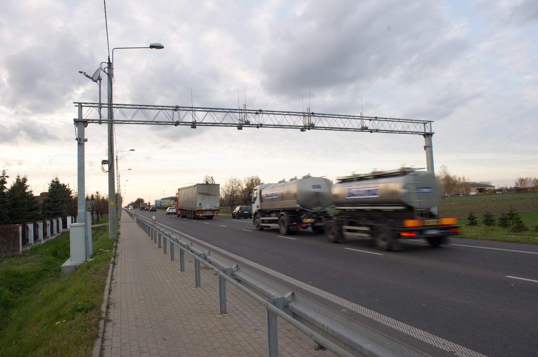 Bramownice systemu viaTOLL przestaną być wykorzystywane do rozliczania płatności, ale mogą się jeszcze przydać do nadzoru nad ruchem.