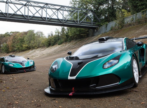 Arrinera Hussarya GT - producent zaprezentował dwa kolejne egzemplarze