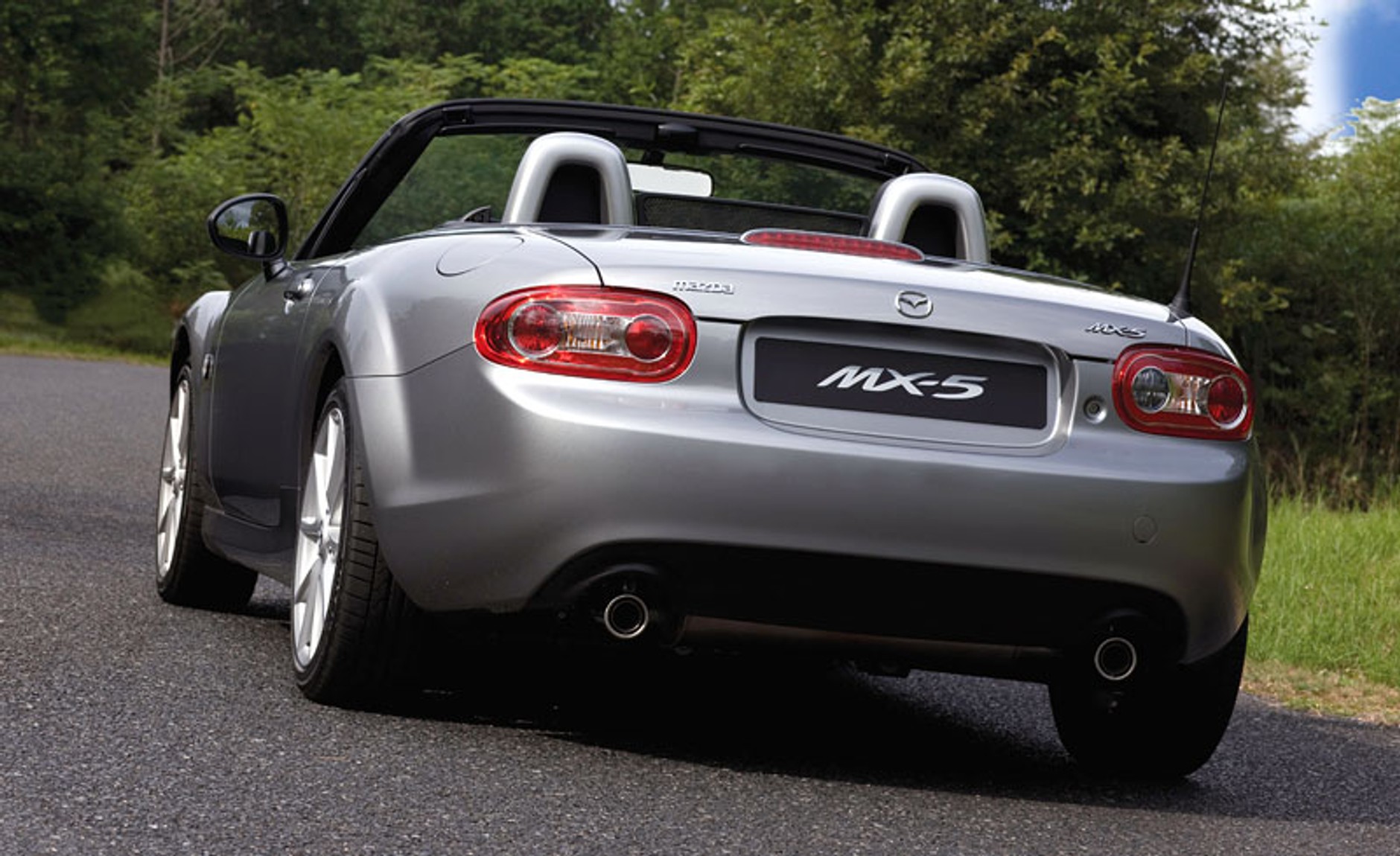 Mazda MX-5 Roadster Coupé: przyjemność przez 365 dni w roku