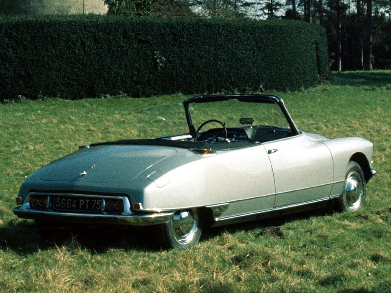 50 kultowych aut w Paradzie Zabytkowych Citroënów w Warszawie (3.10)