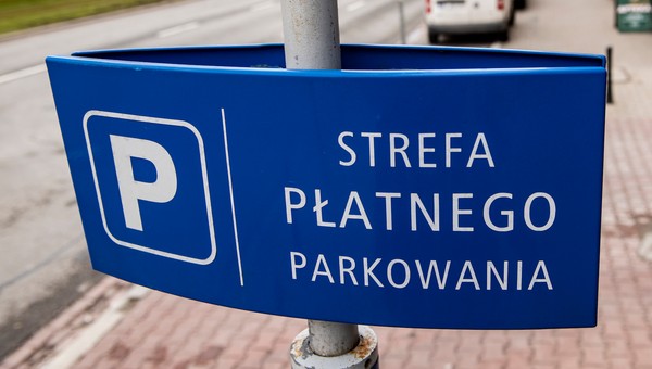 Jak to jest z tym darmowym parkowaniem aut elektrycznych?