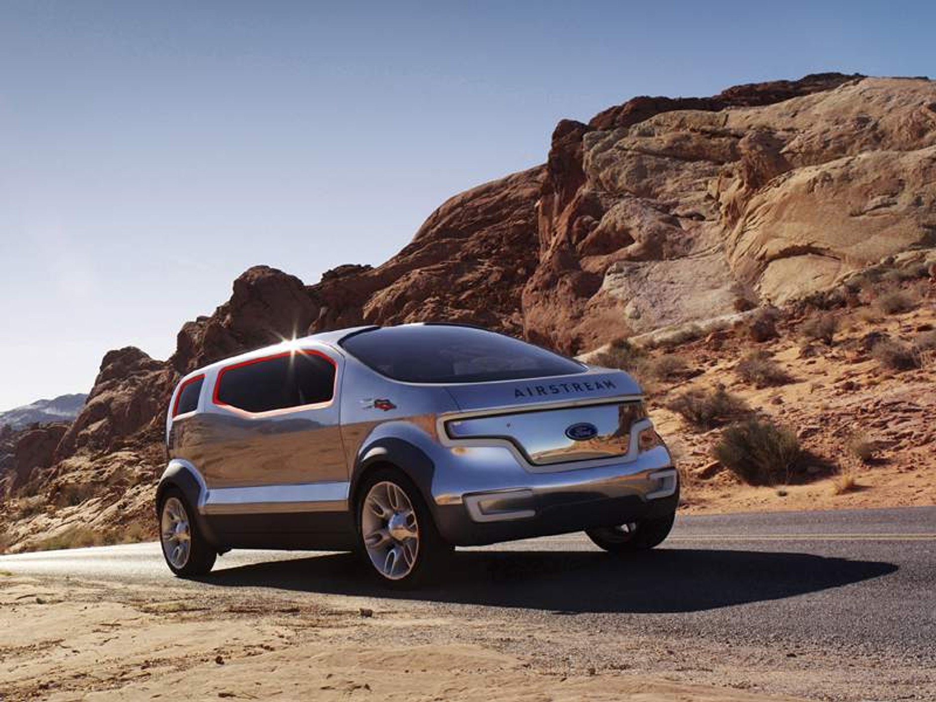 Detroit 2007: Ford Airstream concept  - crossover przyszłości