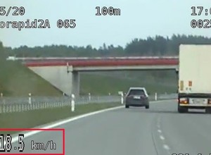Prawie 220 km/h na autostradzie - niedługo za taką jazdę będzie zatrzymywane prawo jazdy