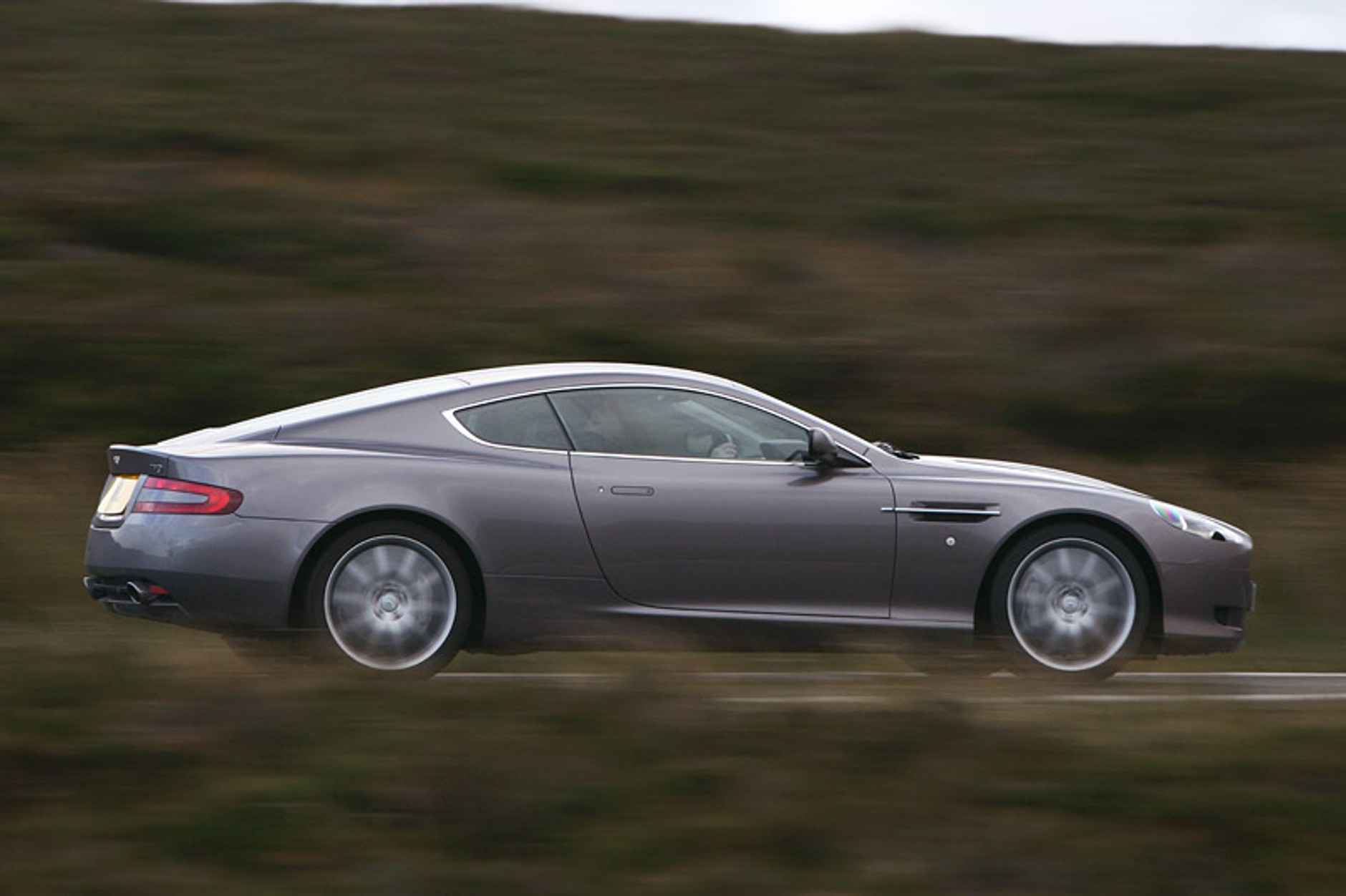 Aston Martin DB9: wymarzony samochód Brytyjczyków