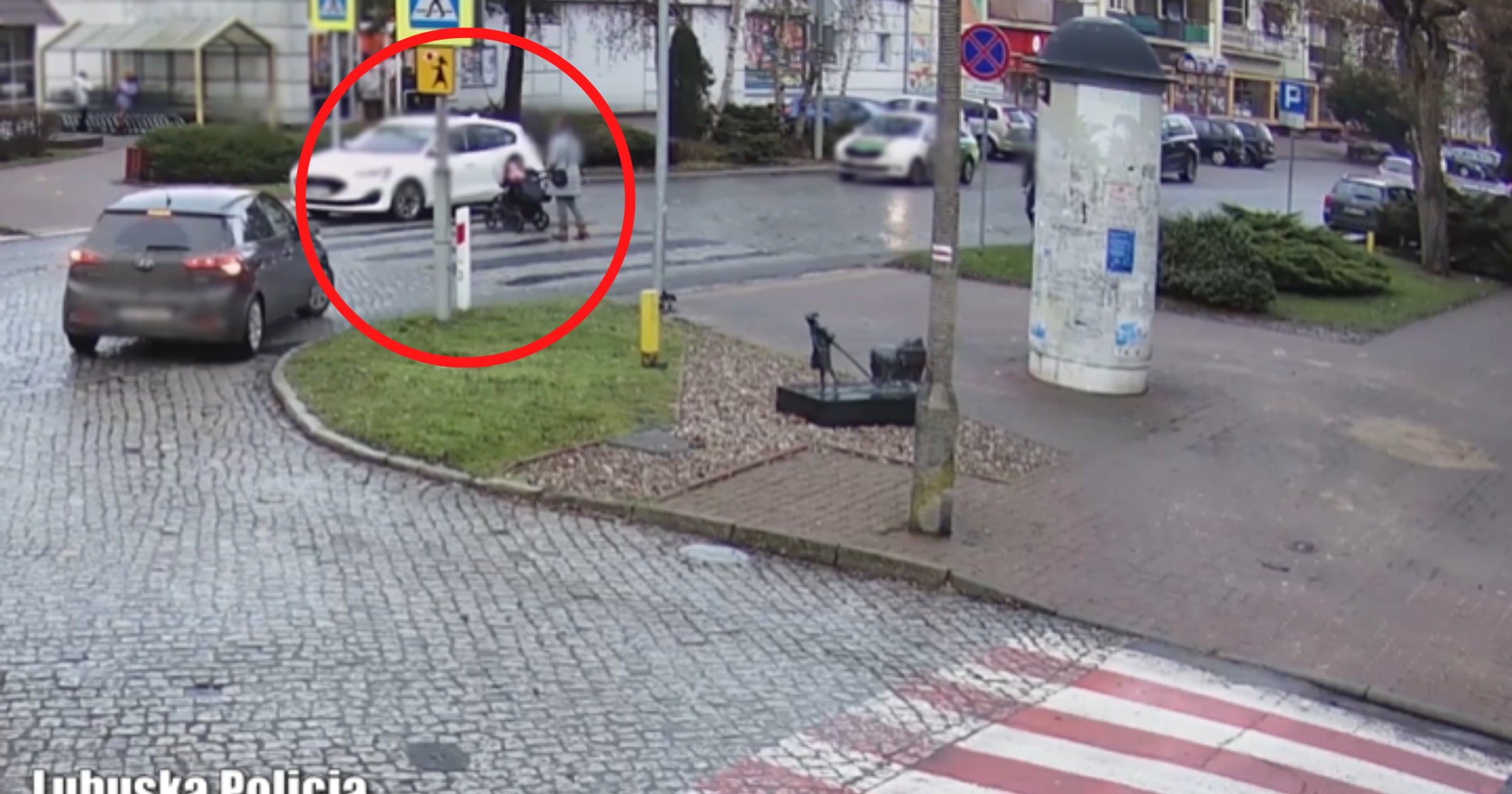 Kierująca samochodem osobowym omal nie potrąciła pieszej z wózkiem w Strzelcach Krajeńskich