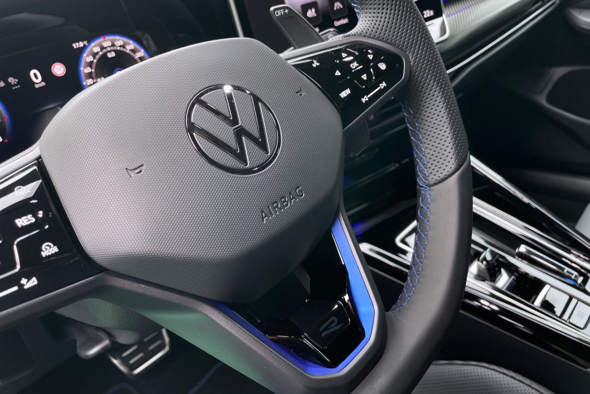 Volkswagen Golf R (2024)