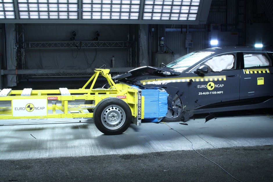Audi A6 e-tron. Test zderzeniowy Euro NCAP