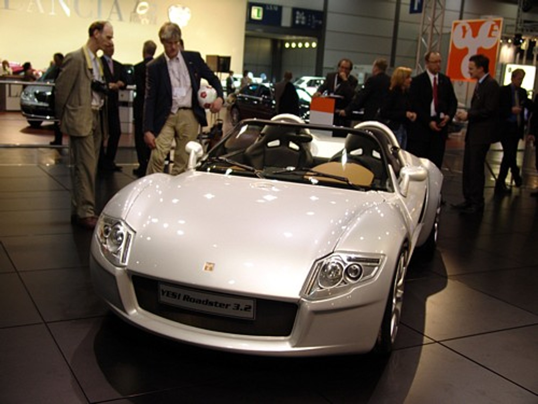 Samochody w cieniu piłki - AMI Lipsk