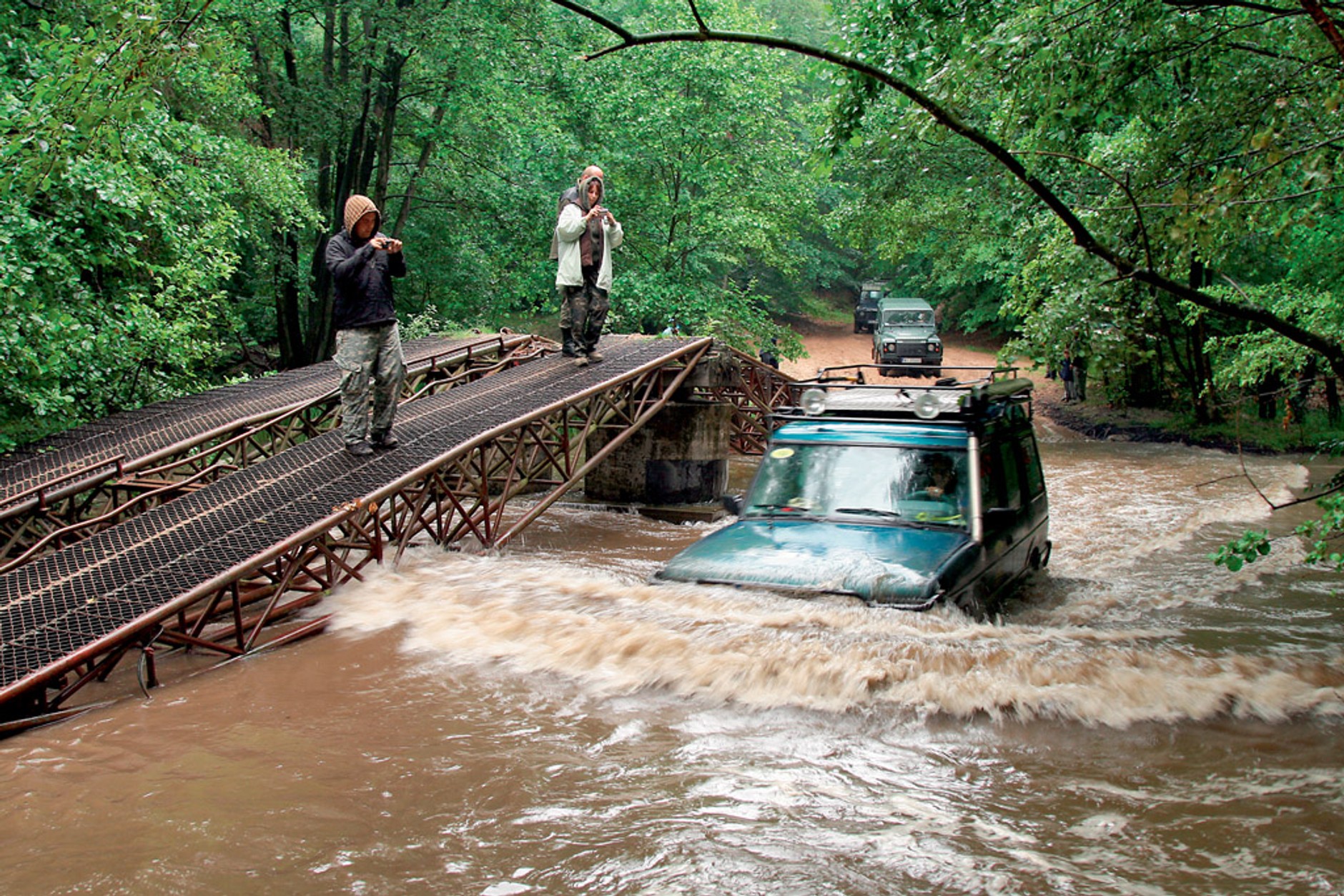 Land Rover Defender 2.2 TD 110 SW: test kultowej terenówki