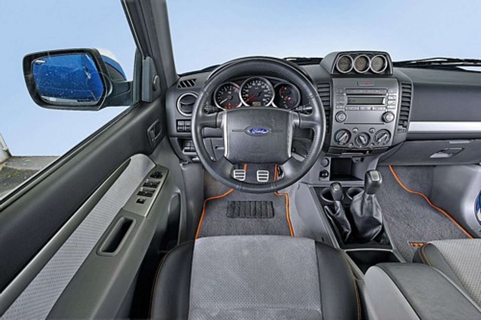 Towar czy lifestyle? Toyota Hilux kontra Ford Ranger, Mitsubishi L200, Nissan Navara i VW Amarok