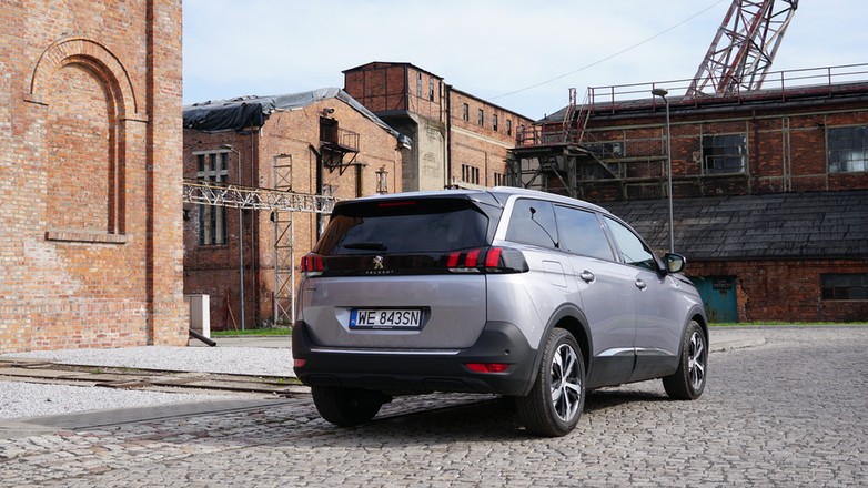 Peuegot 5008 Crossway