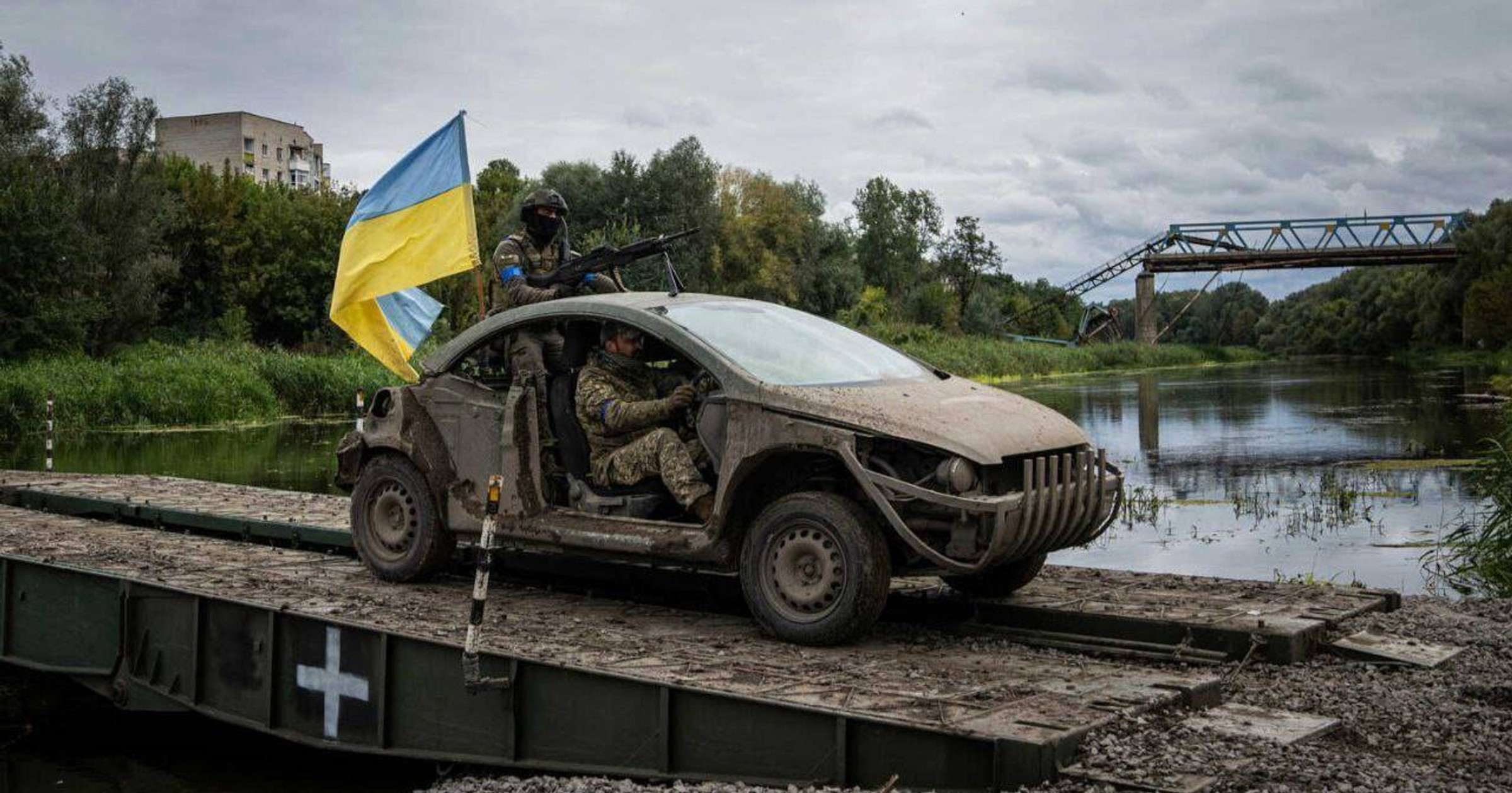 Peugeot 307 CC przerobione na pojazd wojskowy w Ukrainie