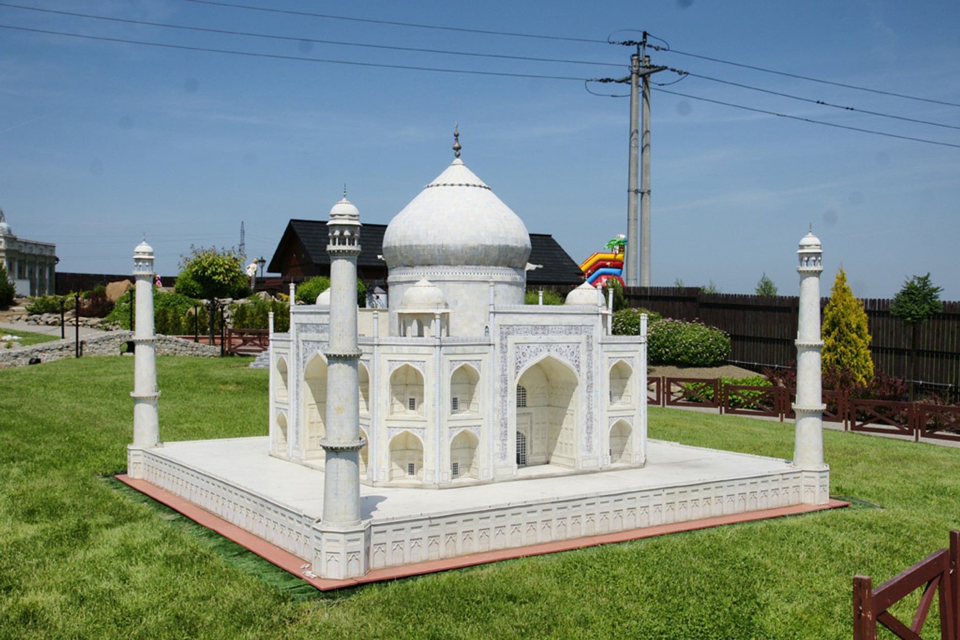 Rodzinne podróże z Fordem: Grand C-Max zawiózł nas do Mirowa