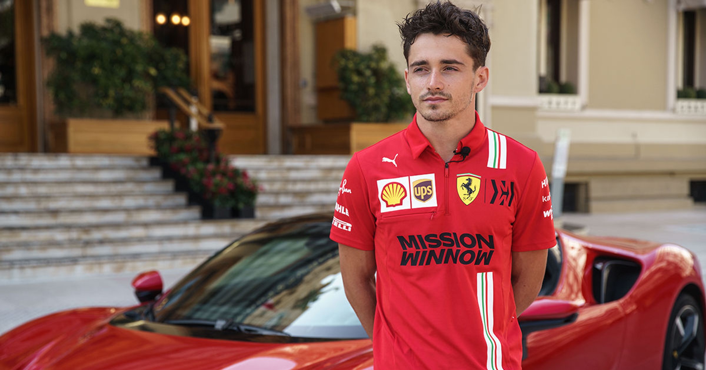 Charles Leclerc w Ferrari SF90 Stradale