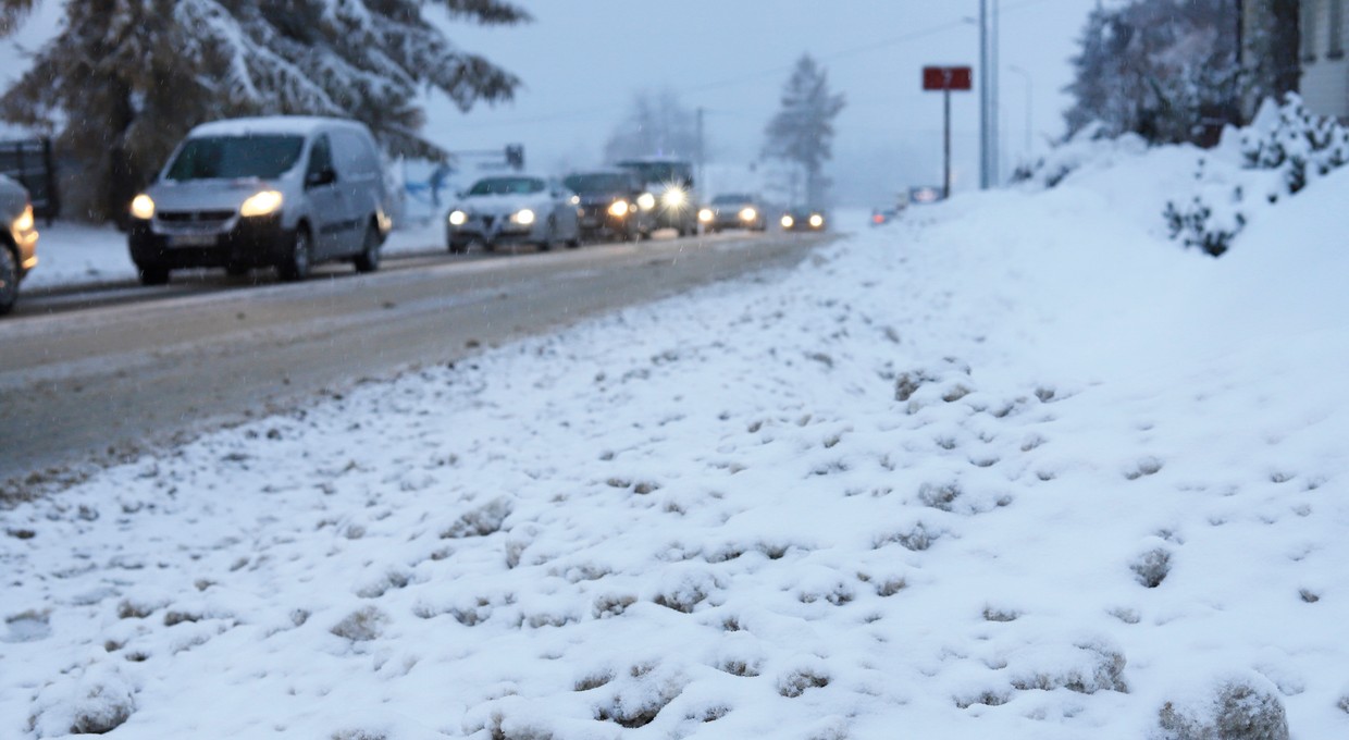 Kierowcy szykują się na zimę. Wymiana opon? "Nie ma na to szans"