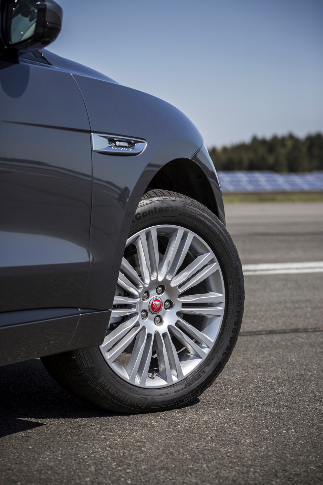 Pojedynek indywidualistów - BMW X4 i Jaguar F-Pace