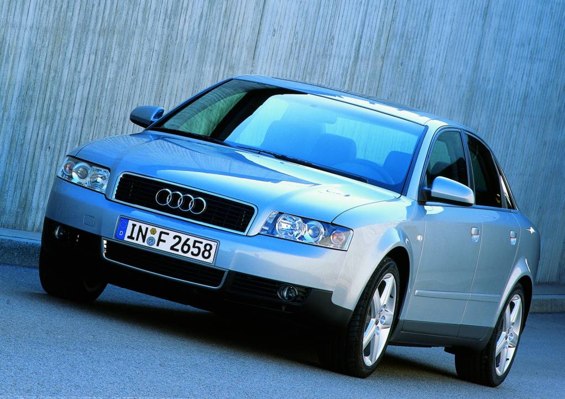 Złodzieje kradną auta - zobacz które marki lubią najbardziej