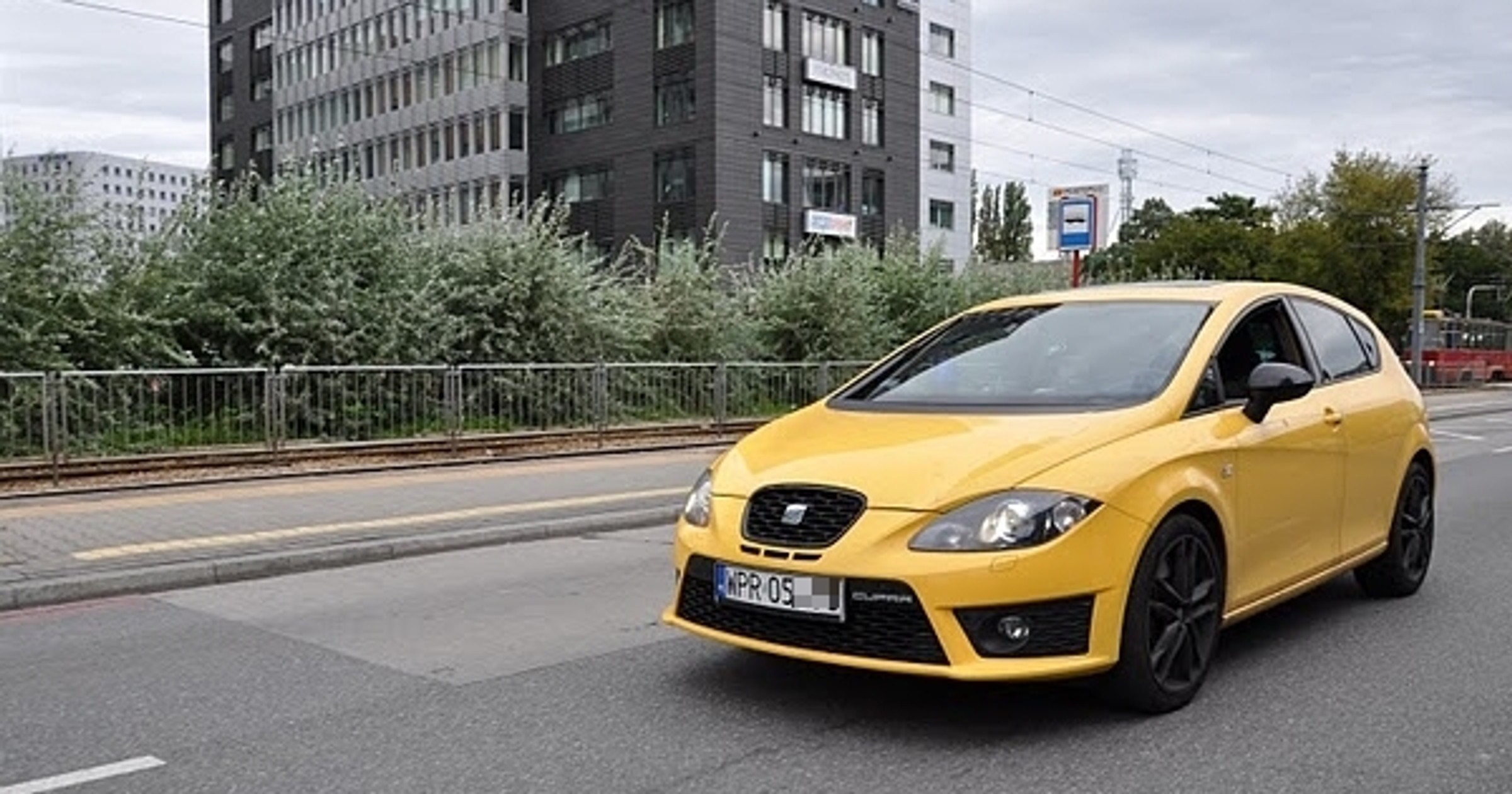 Nieoznakowany Seat Leon Cupra