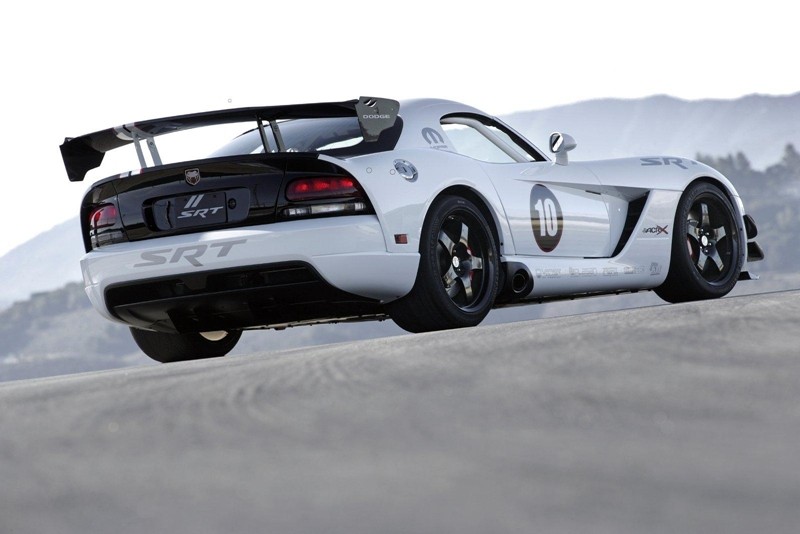 Dodge Viper SRT10 – wyjechał z produkcji, ale zaczyna się ścigać