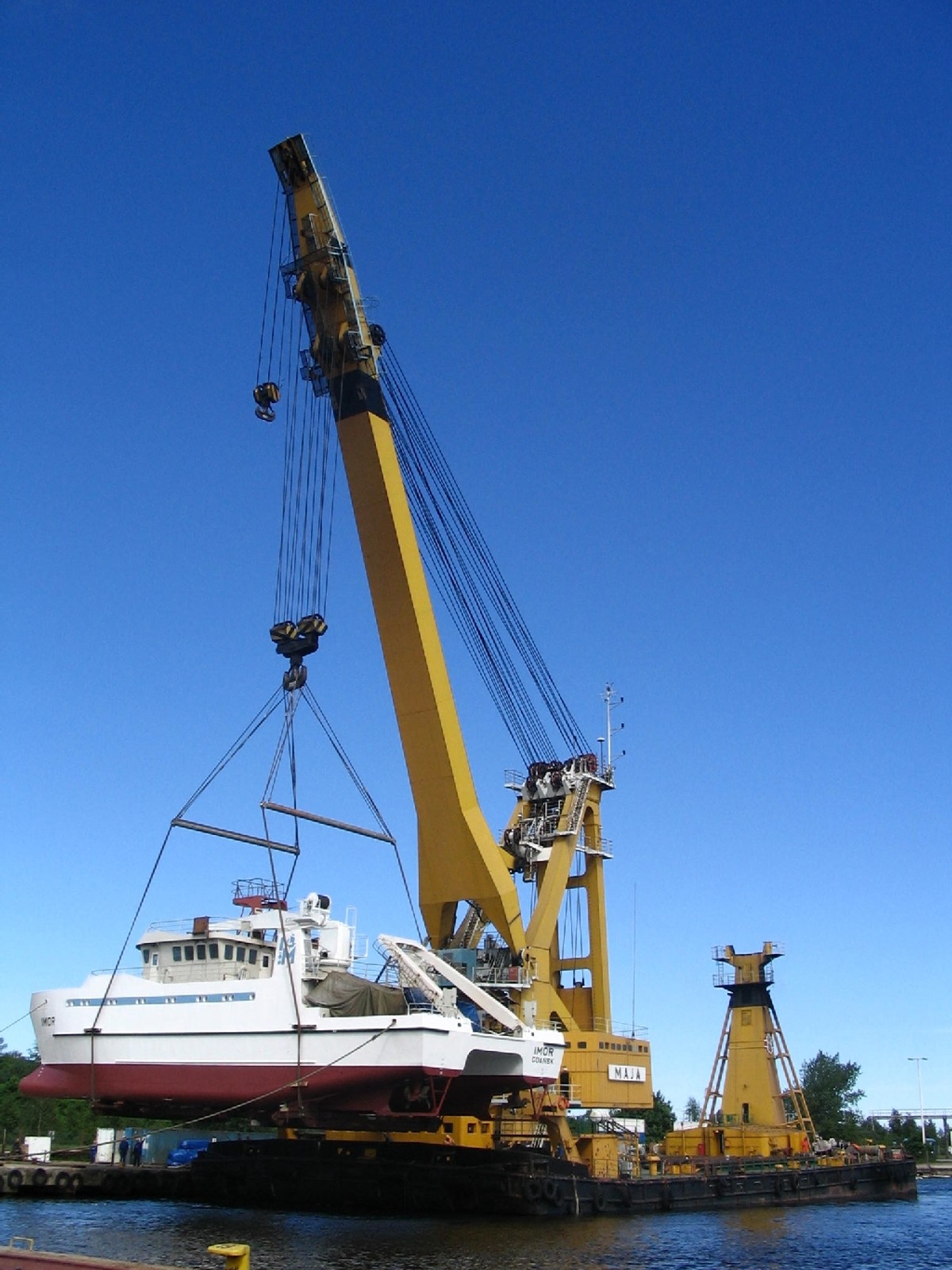 Ogromne maszyny do zadań specjalnych na polskich budowach