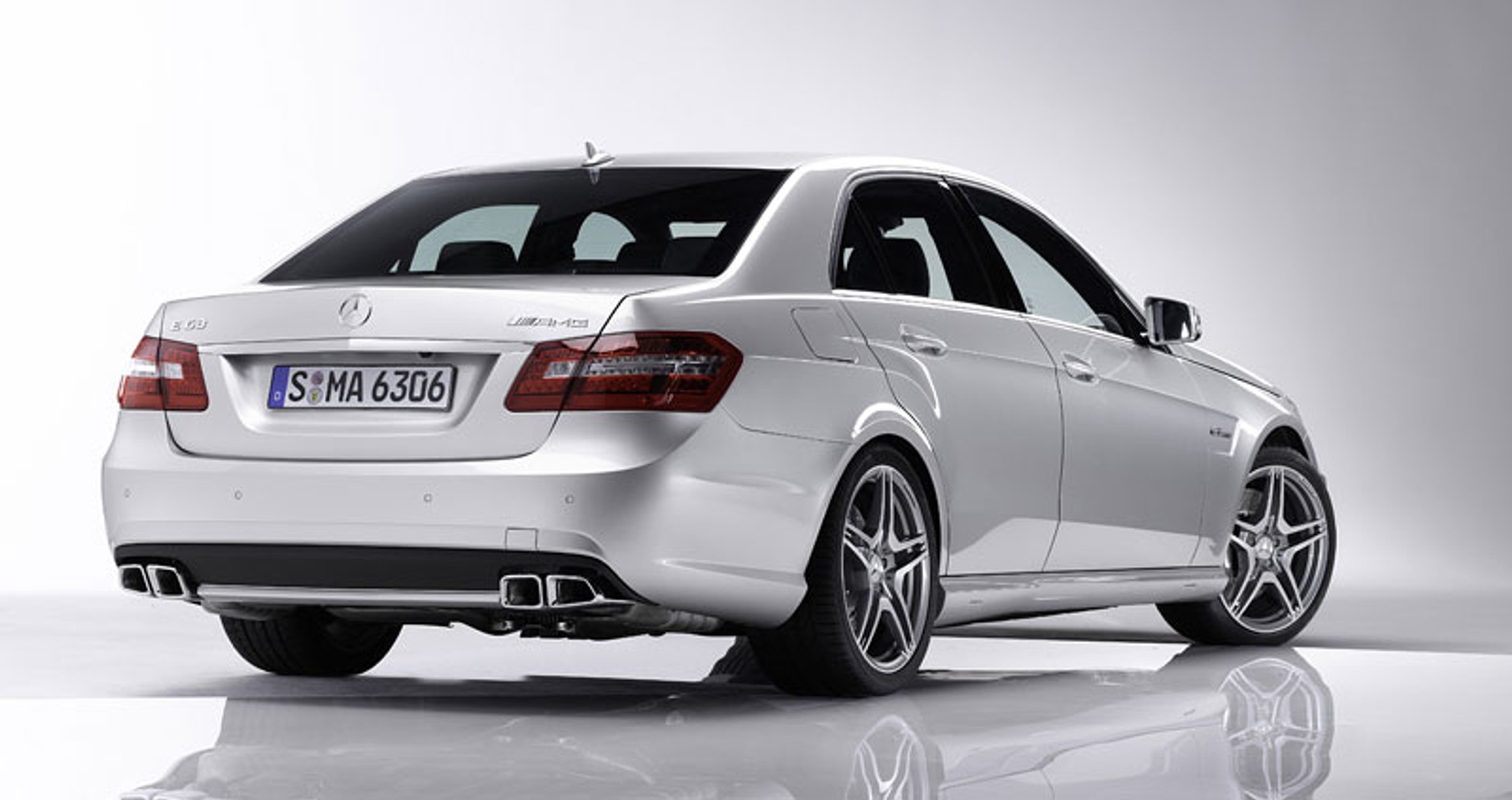 Mercedes-Benz E 63 AMG: pierwsze oficjalne zdjęcia i informacje