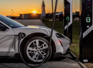 Rozwój infrastruktury nie nadąża za sprzedażą elektryków. Polska pierwsza od końca w rankingu