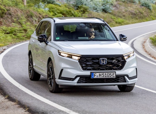 Honda CR-V w nowym wydaniu. Już jeździliśmy japońskim SUV-em