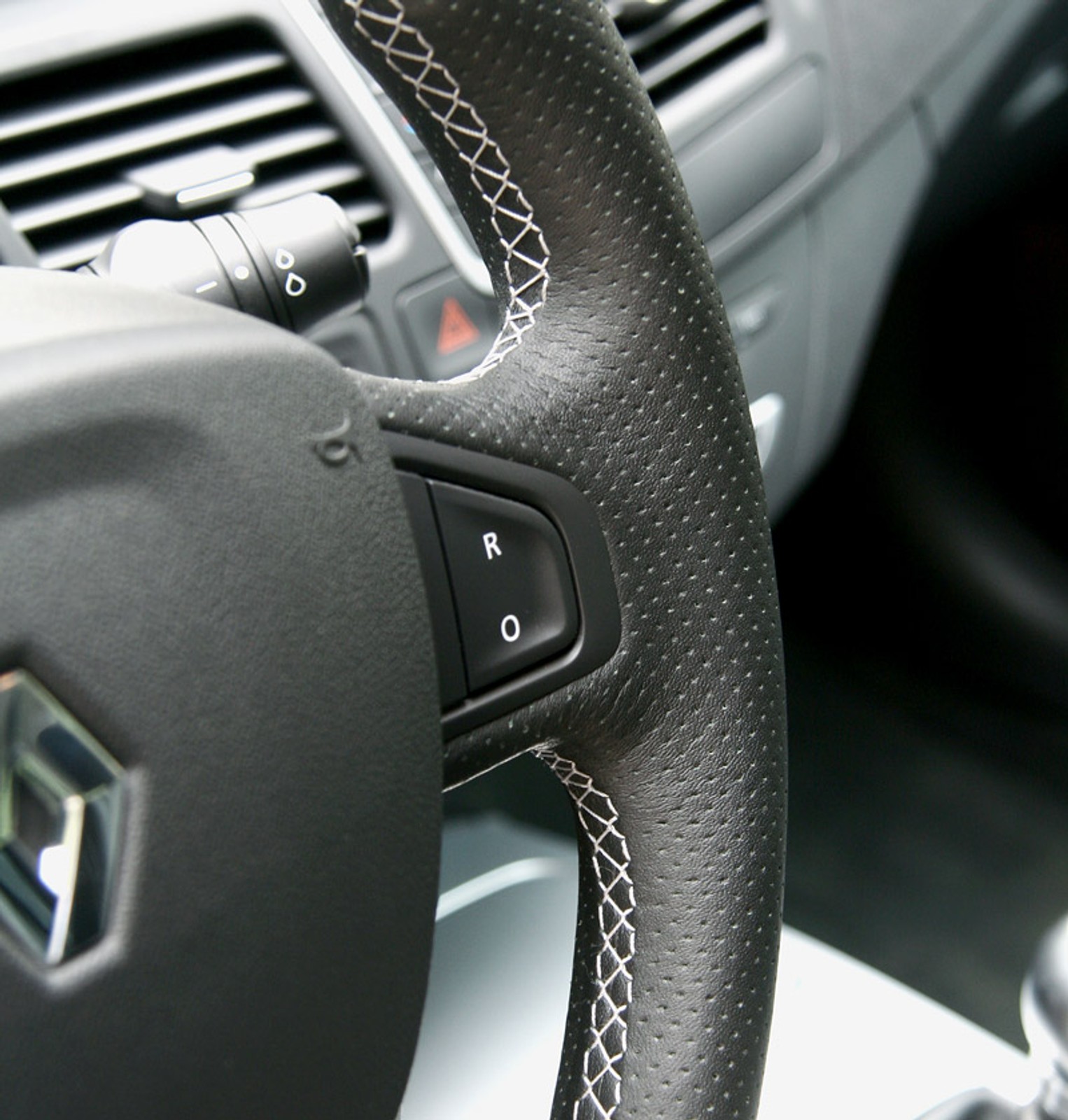 Renault: pierwsze wrażenia z jazdy Laguną GT