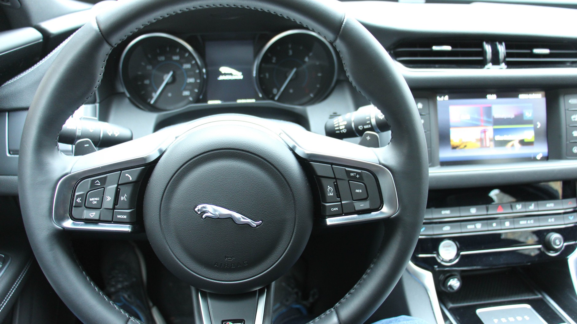 Jaguar XF 3.0 TDV6 R-Sport