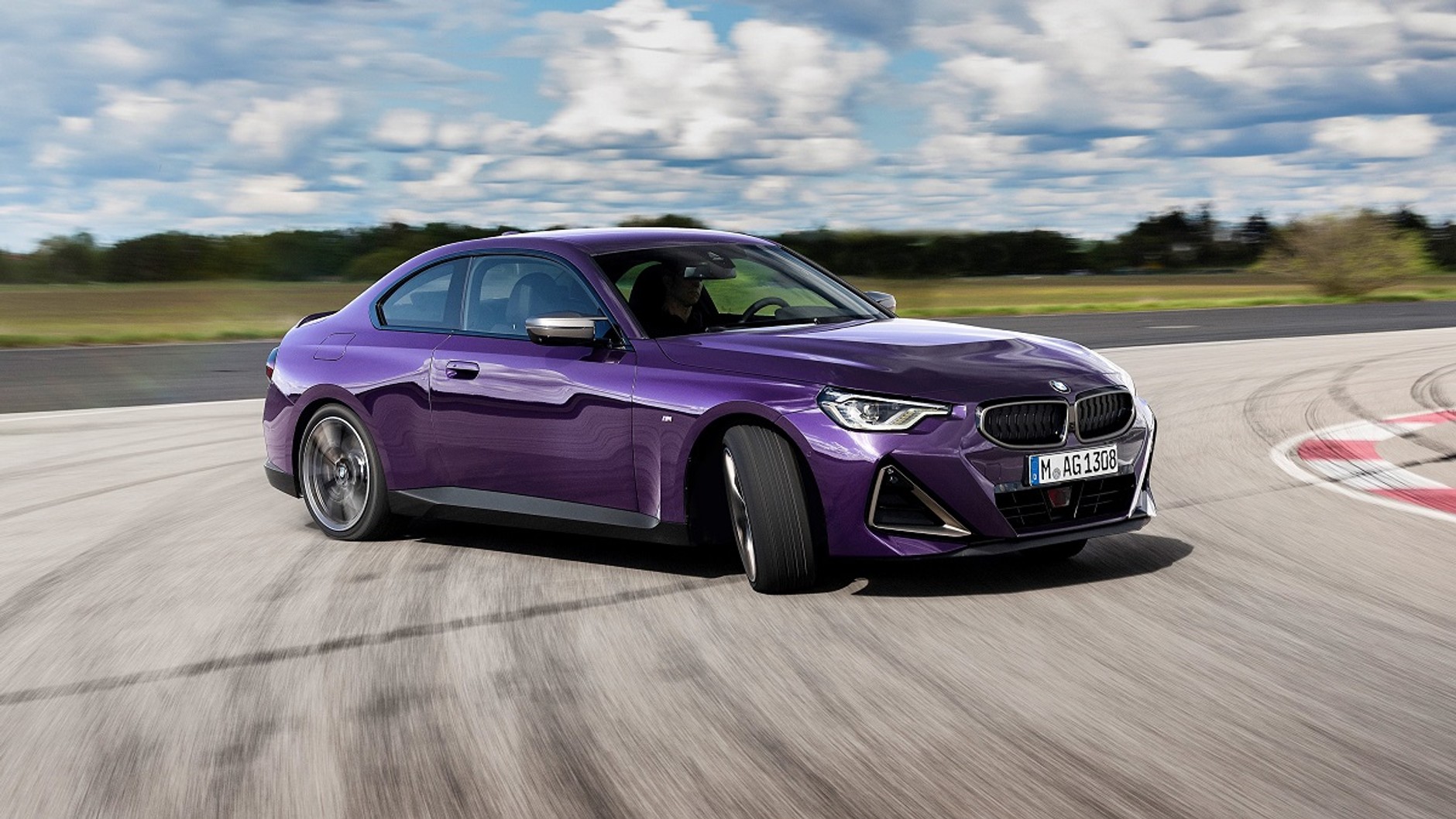 "Thundernight Metallic" z palety BMW