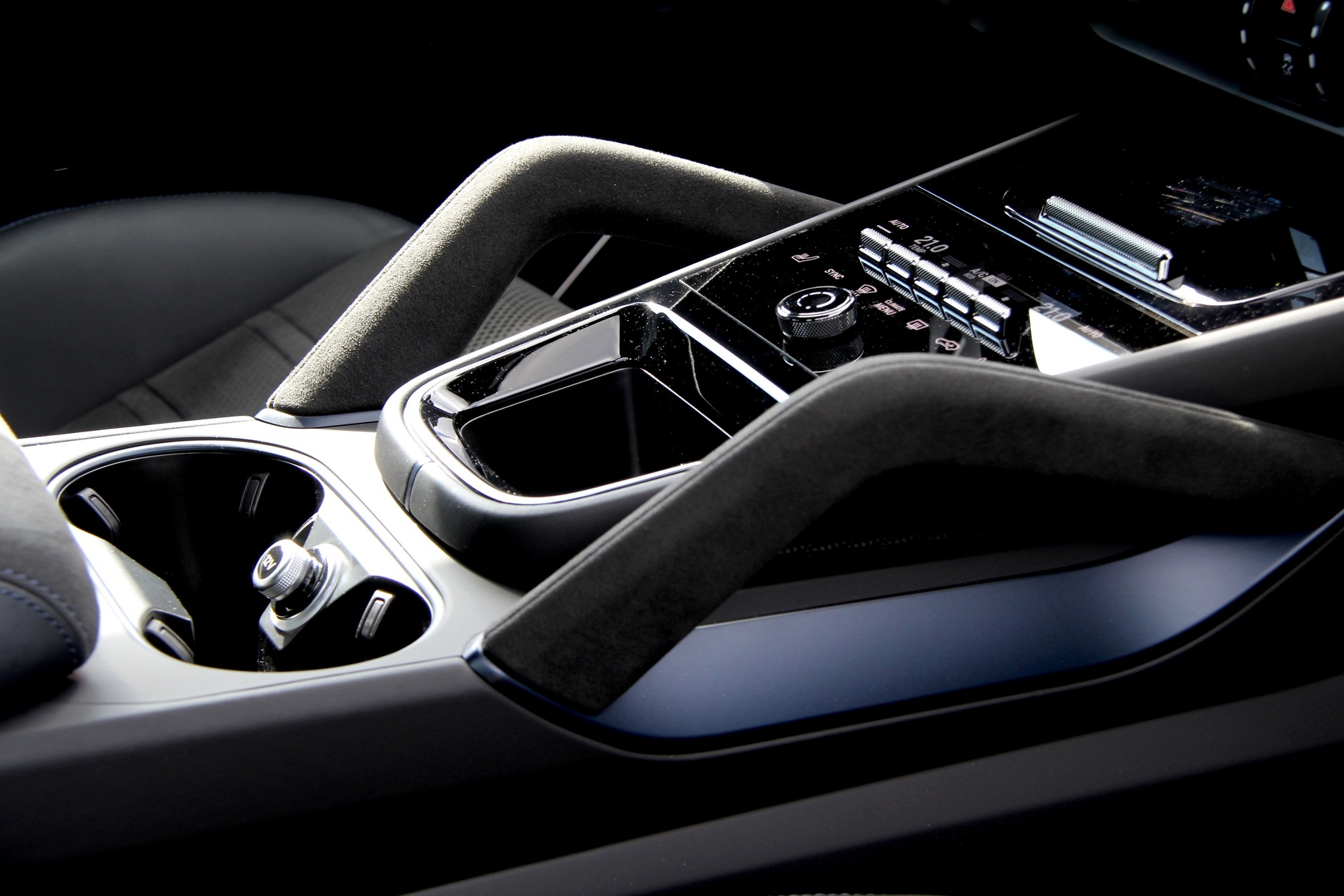 Porsche Cayenne Turbo E-Hybrid Coupe z pakietem GT