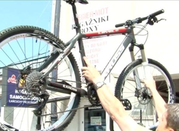 Zobacz, jak zamontować bagażnik rowerowy
