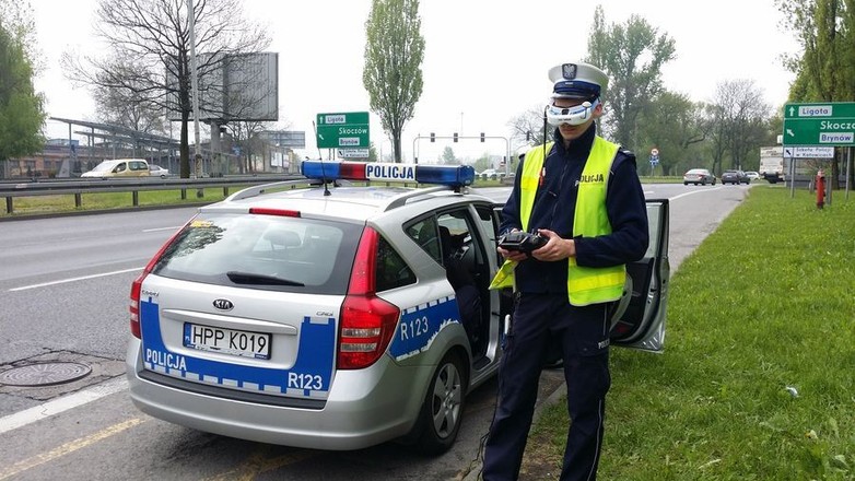 Drogówka będzie używała dronów