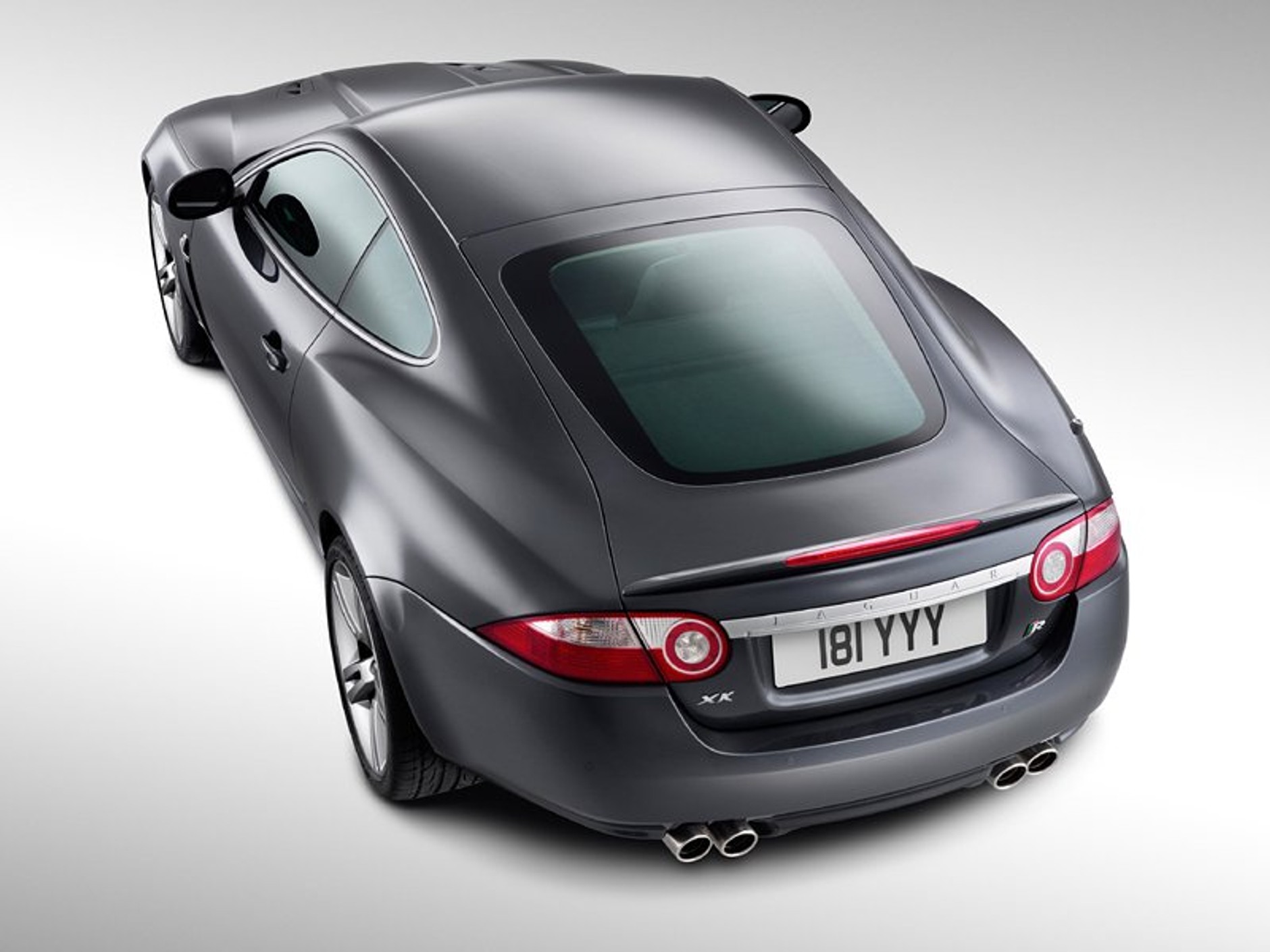 Nowy Jaguar XKR: wściekły kotek