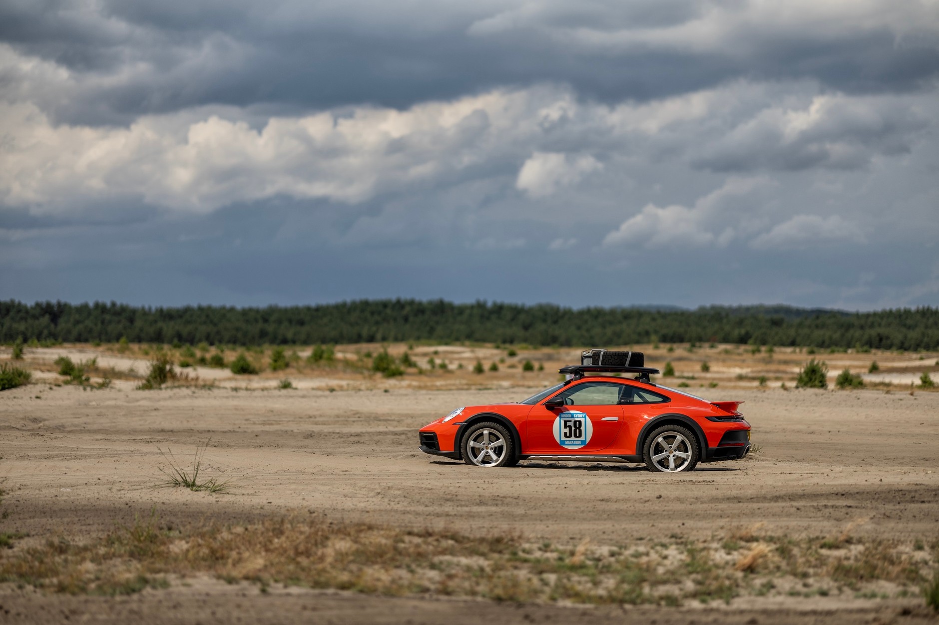 Porsche 911 Dakar RED58 Special w hołdzie Sobiesławowi Zasadzie