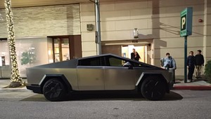 Dobrze, że Tesla Cybertruck jest niedostępna w Polsce. Znowu tysiące egzemplarzy wycofanych z rynku