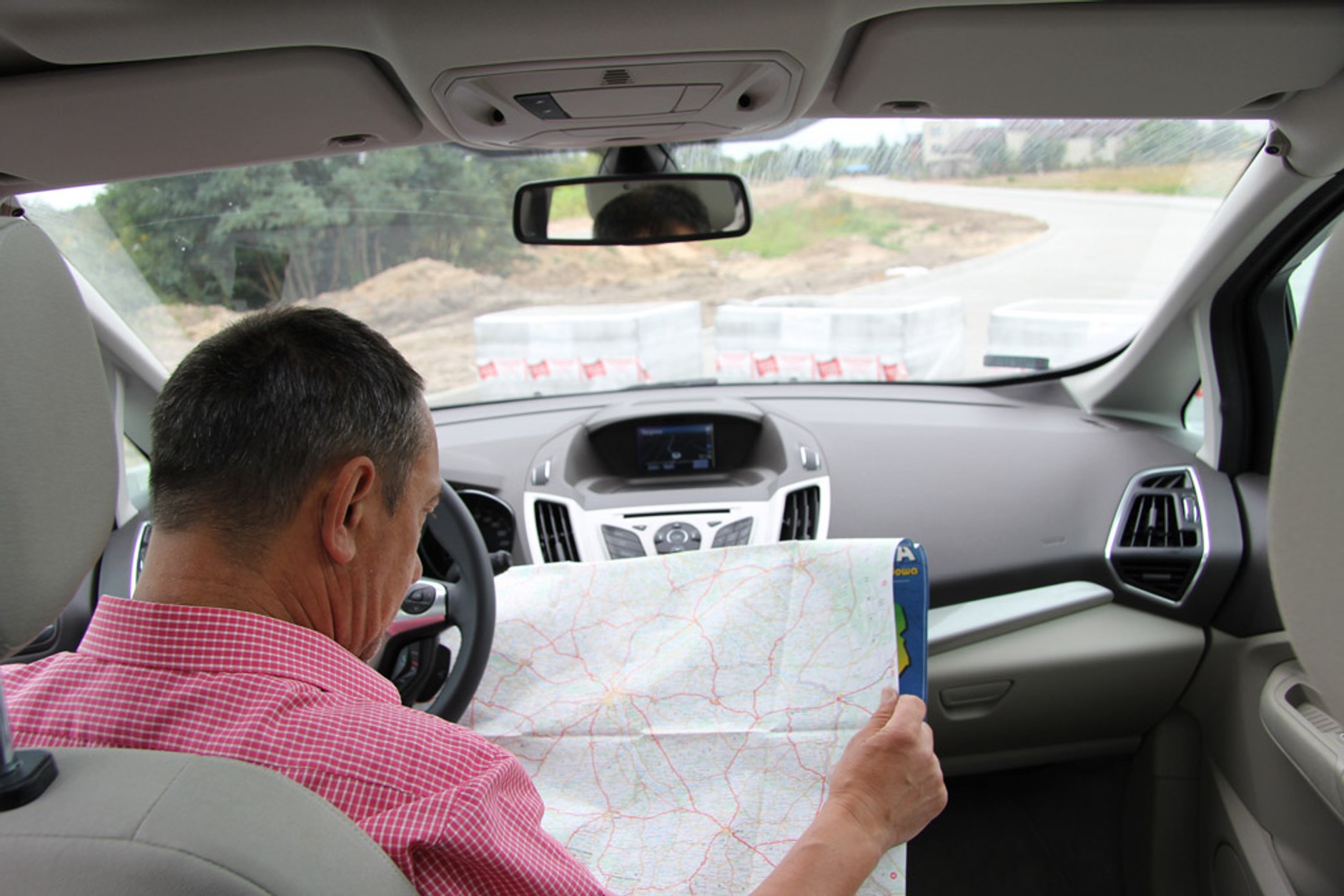 AutoMapa kontra fabryczne nawigacje, którym warto im zaufać