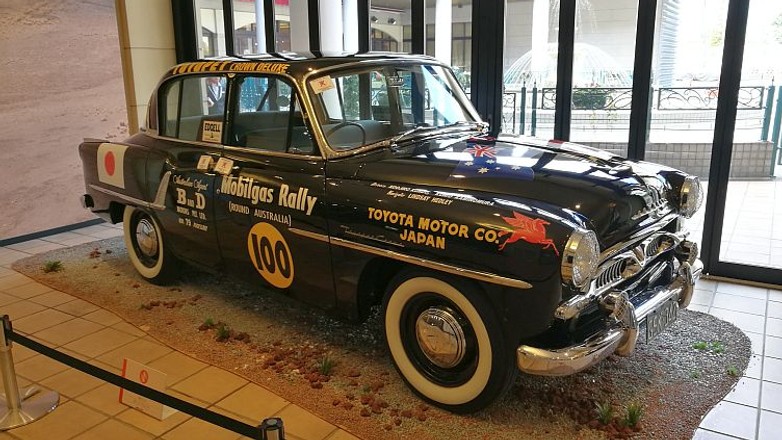 Toyopet Crown Deluxe