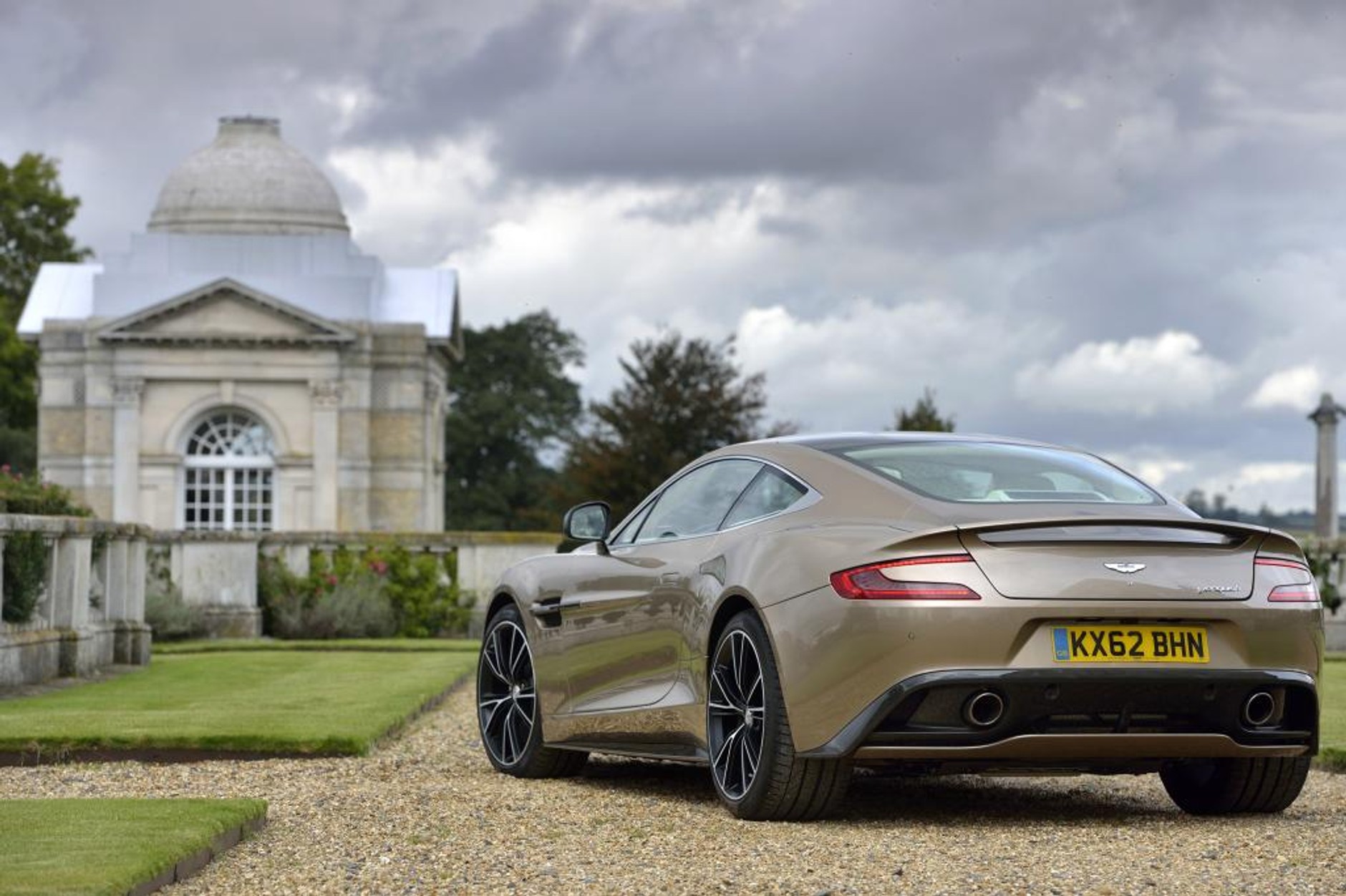 Jak jeździ Aston Martin Vanquish?