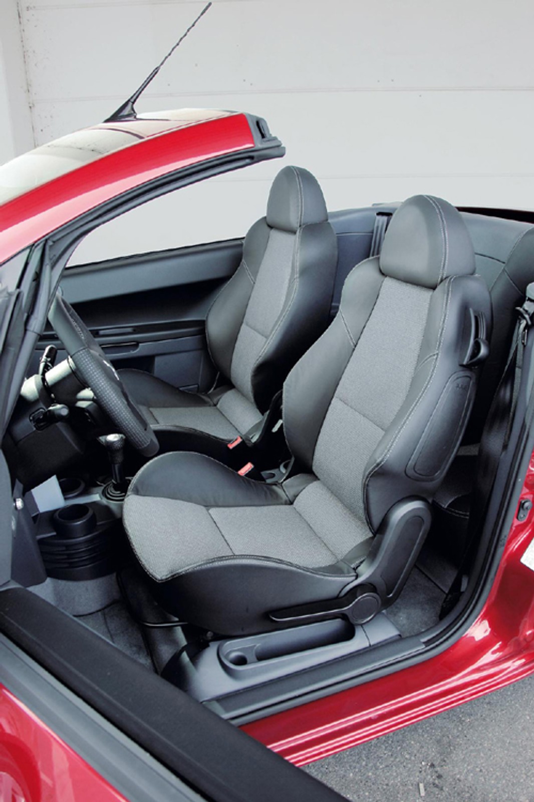 Opel Tigra, Peugeot 207CC, Mitsubishi Colt CZC - Na słońce i na deszcz!