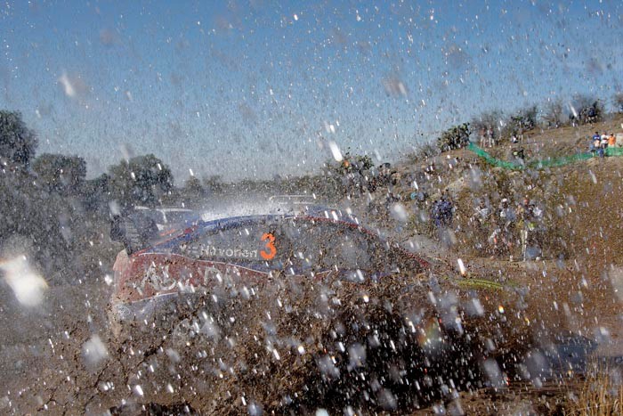 Rajd Meksyku 2010: Sébastien Loeb ucieka, Mikko Hirvonen walczy o awans (relacja z 2. etapu)