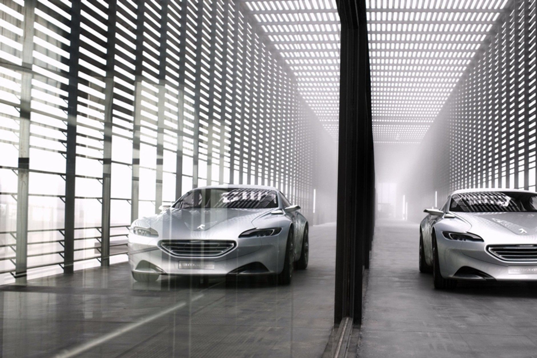 Peugeot SR1 – koniec głupkowatych uśmiechów