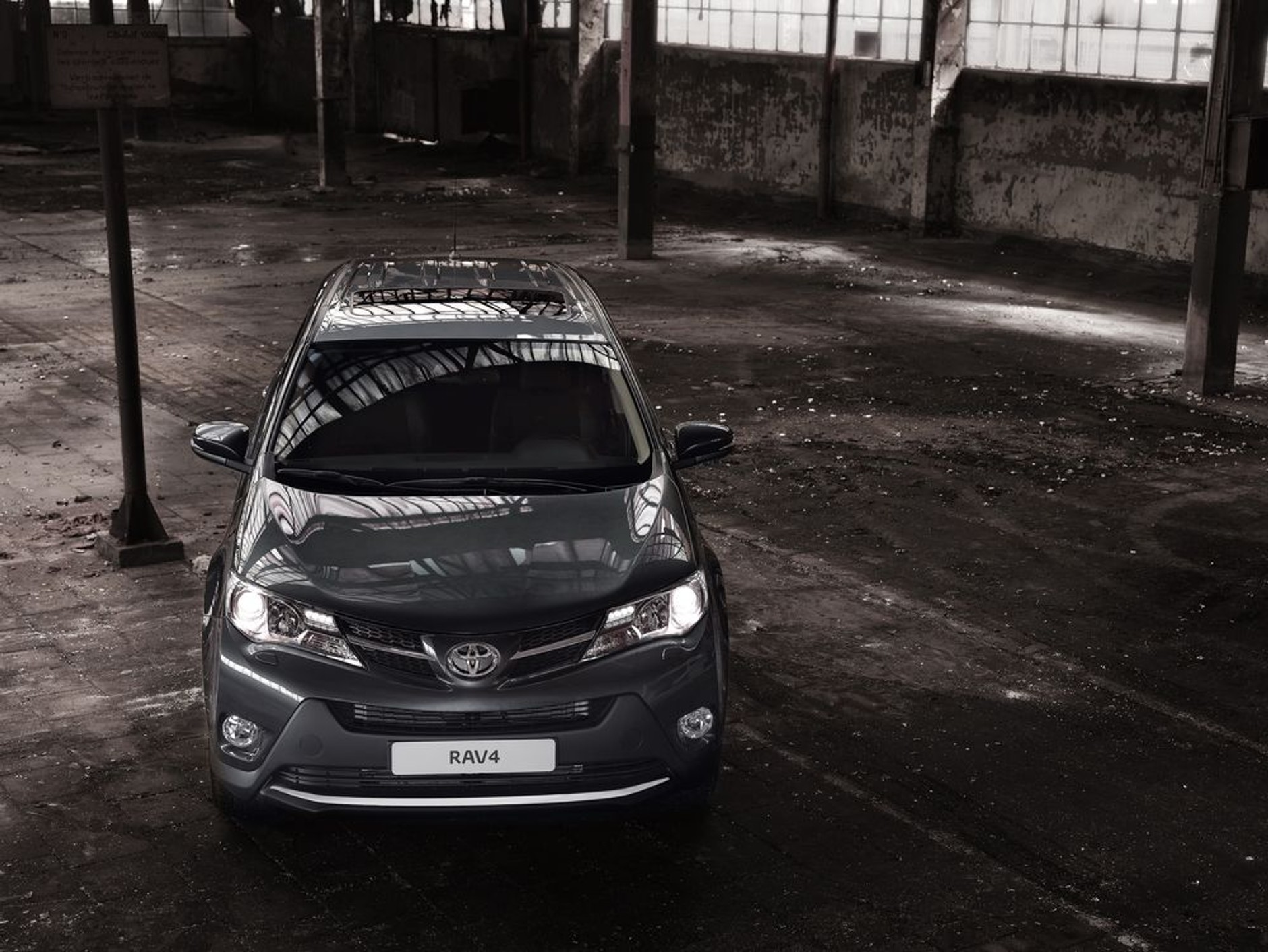 Czwarta generacja Toyoty RAV4 zadebiutowała w Los Angeles